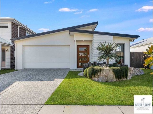 Palmview property. Successfully negotiated  to $860,000. Estimate value: $880,000. Client saving $20,000. Private Airlie Beach buyers are delighted with their new family home.